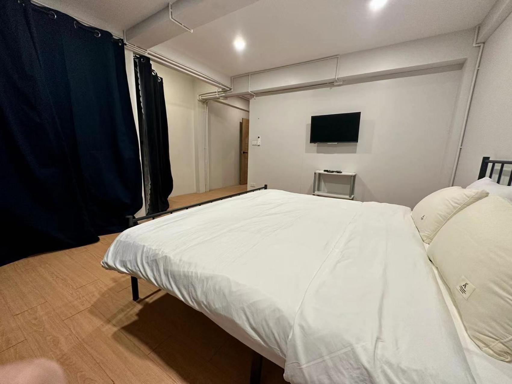 The Cute Silom Hostel Bangkok Esterno foto