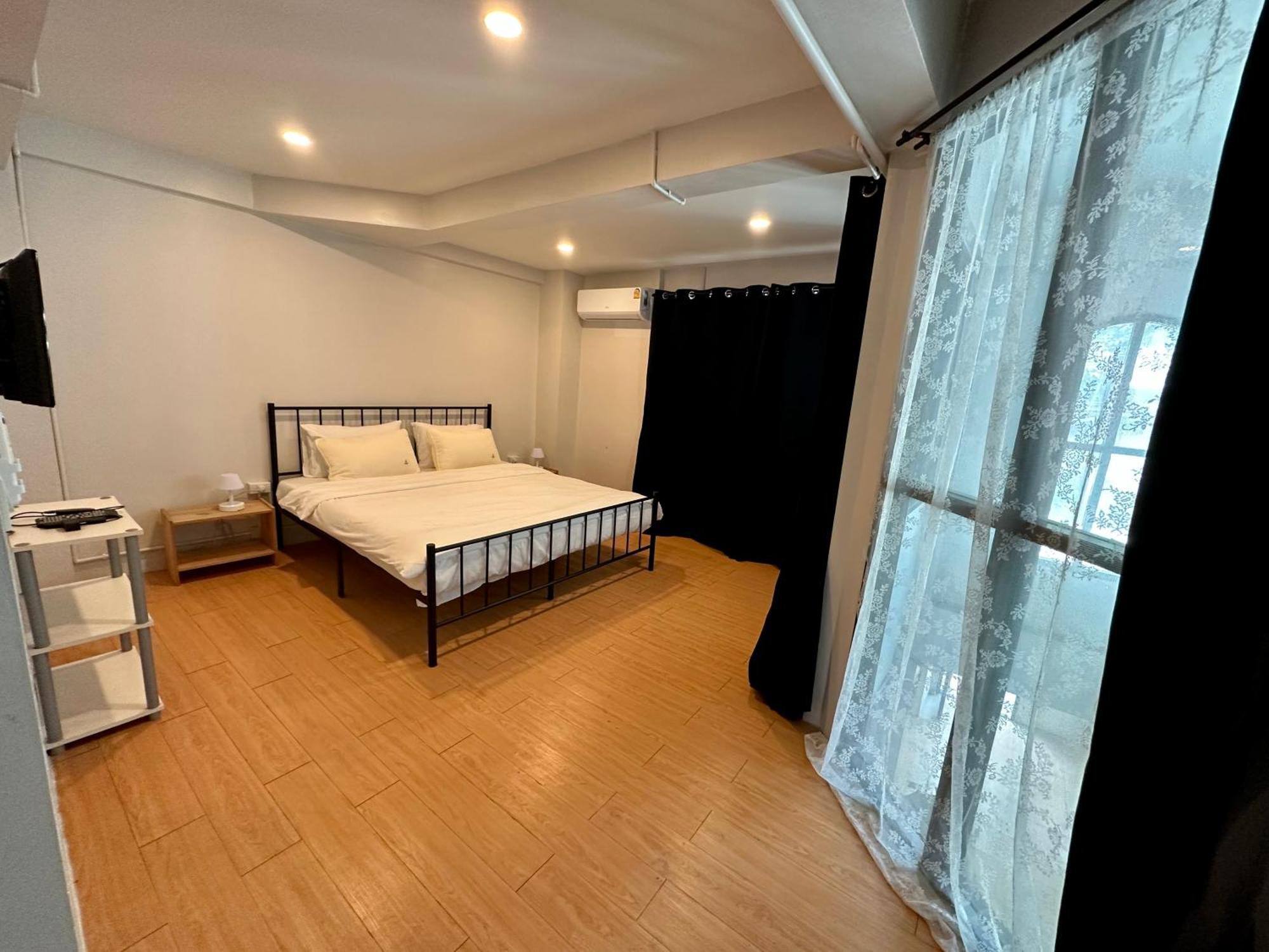 The Cute Silom Hostel Bangkok Esterno foto
