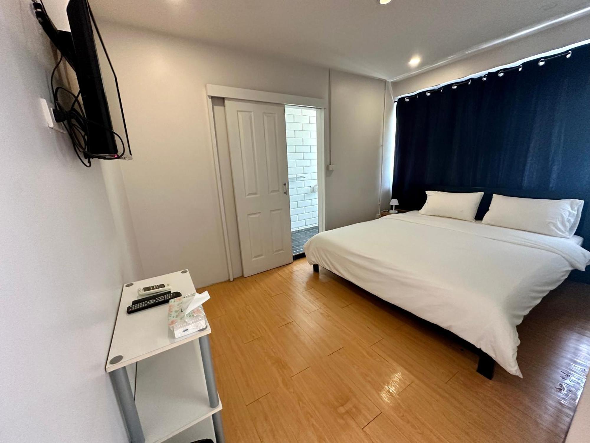 The Cute Silom Hostel Bangkok Esterno foto