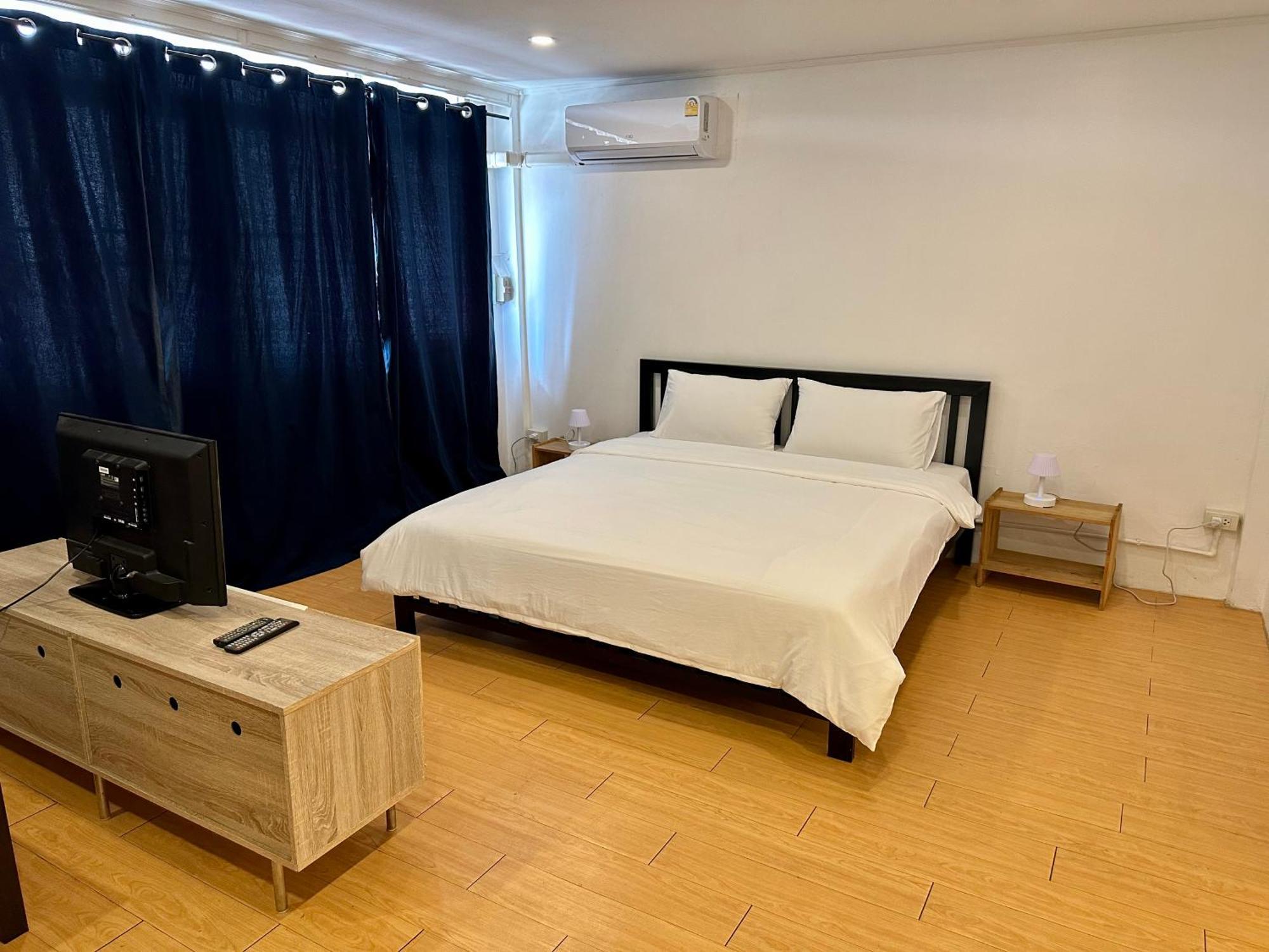 The Cute Silom Hostel Bangkok Esterno foto
