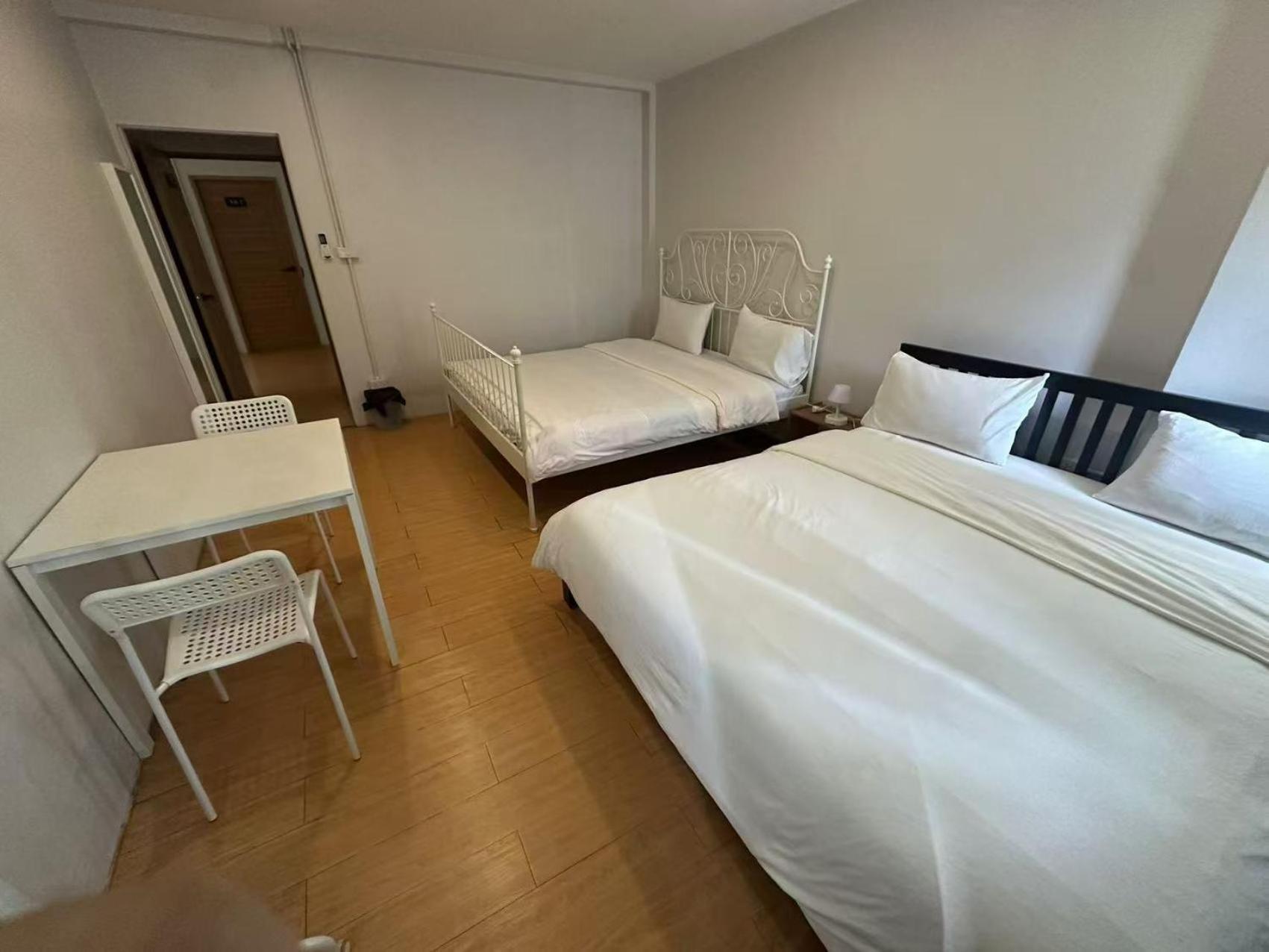 The Cute Silom Hostel Bangkok Esterno foto