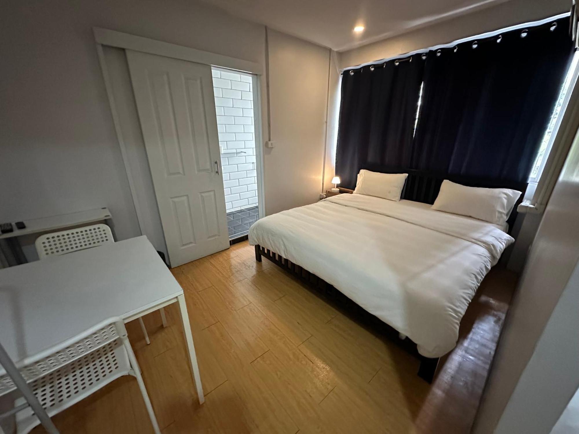 The Cute Silom Hostel Bangkok Esterno foto